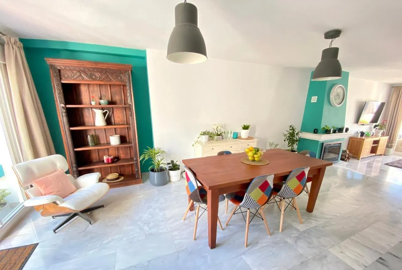 Modern Townhouse 7 Mins Walk From The Beach And 15 Mins From Port Manilva