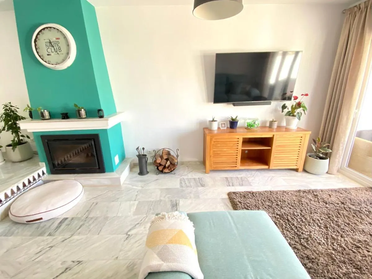 Modern Townhouse 7 Mins Walk From The Beach And 15 Mins From Port Manilva