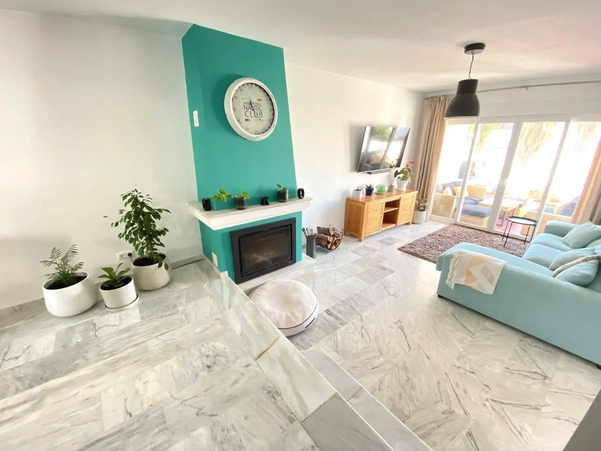 Holiday home Modern Townhouse 7 Mins Walk From The Beach And 15 Mins From Port Manilva