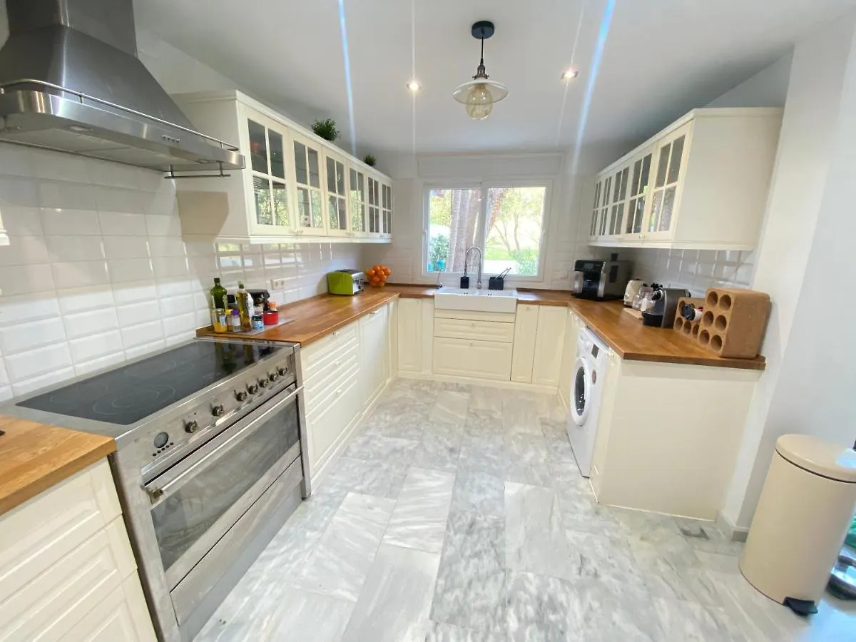 Modern Townhouse 7 Mins Walk From The Beach And 15 Mins From Port Manilva 0*,