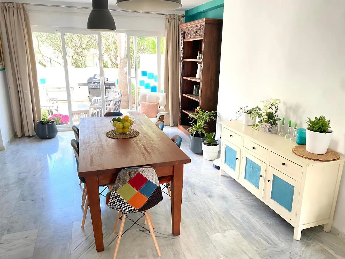 Modern Townhouse 7 Mins Walk From The Beach And 15 Mins From Port Manilva 0*,