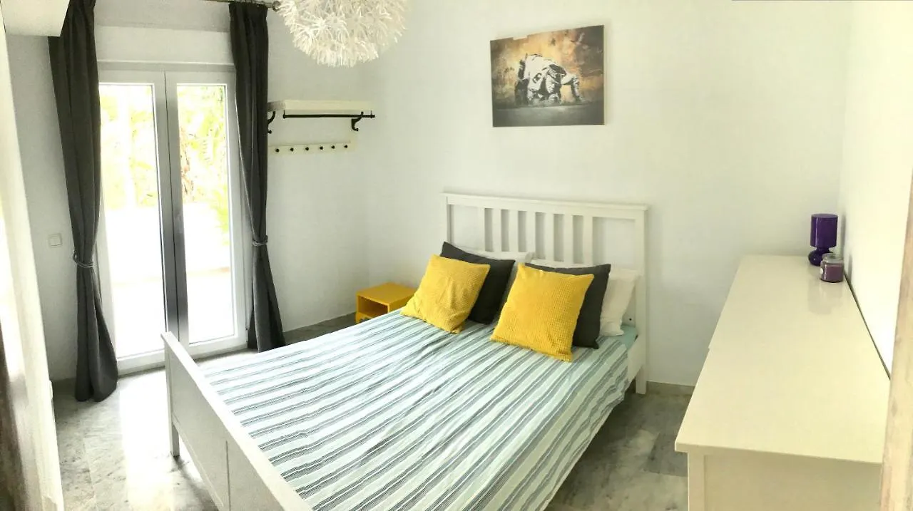 Modern Townhouse 7 Mins Walk From The Beach And 15 Mins From Port Manilva